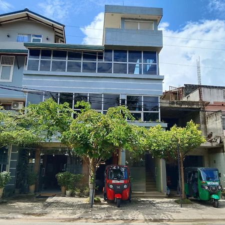 La Cozy Hotel & Restaurant Negombo Daluwekotuwa Dış mekan fotoğraf