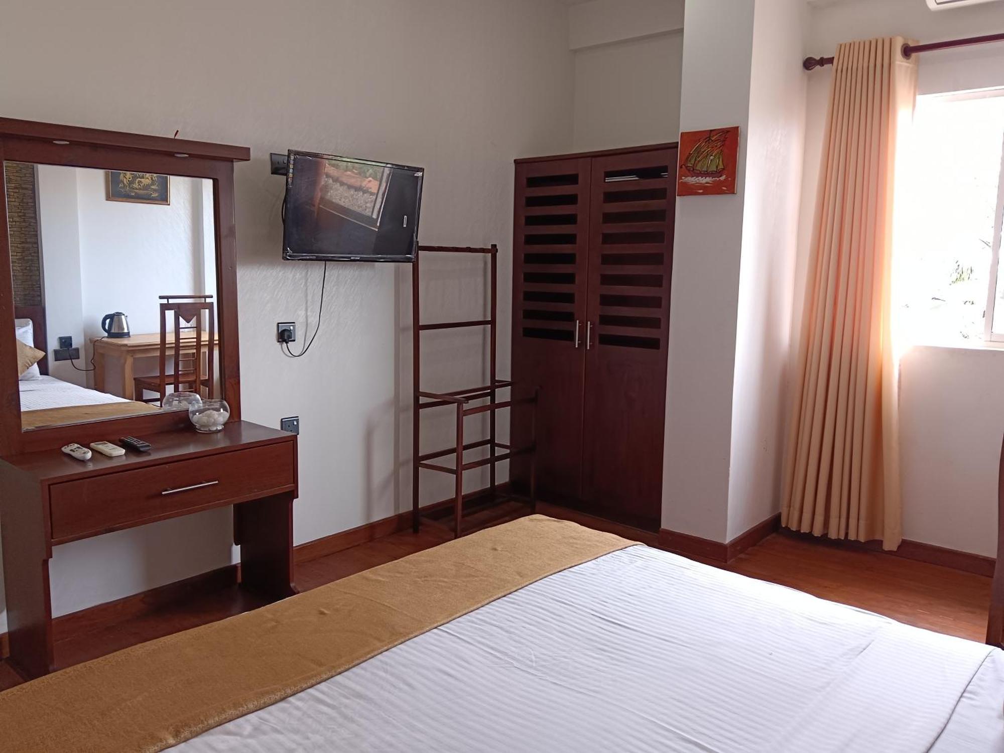 La Cozy Hotel & Restaurant Negombo Daluwekotuwa Dış mekan fotoğraf