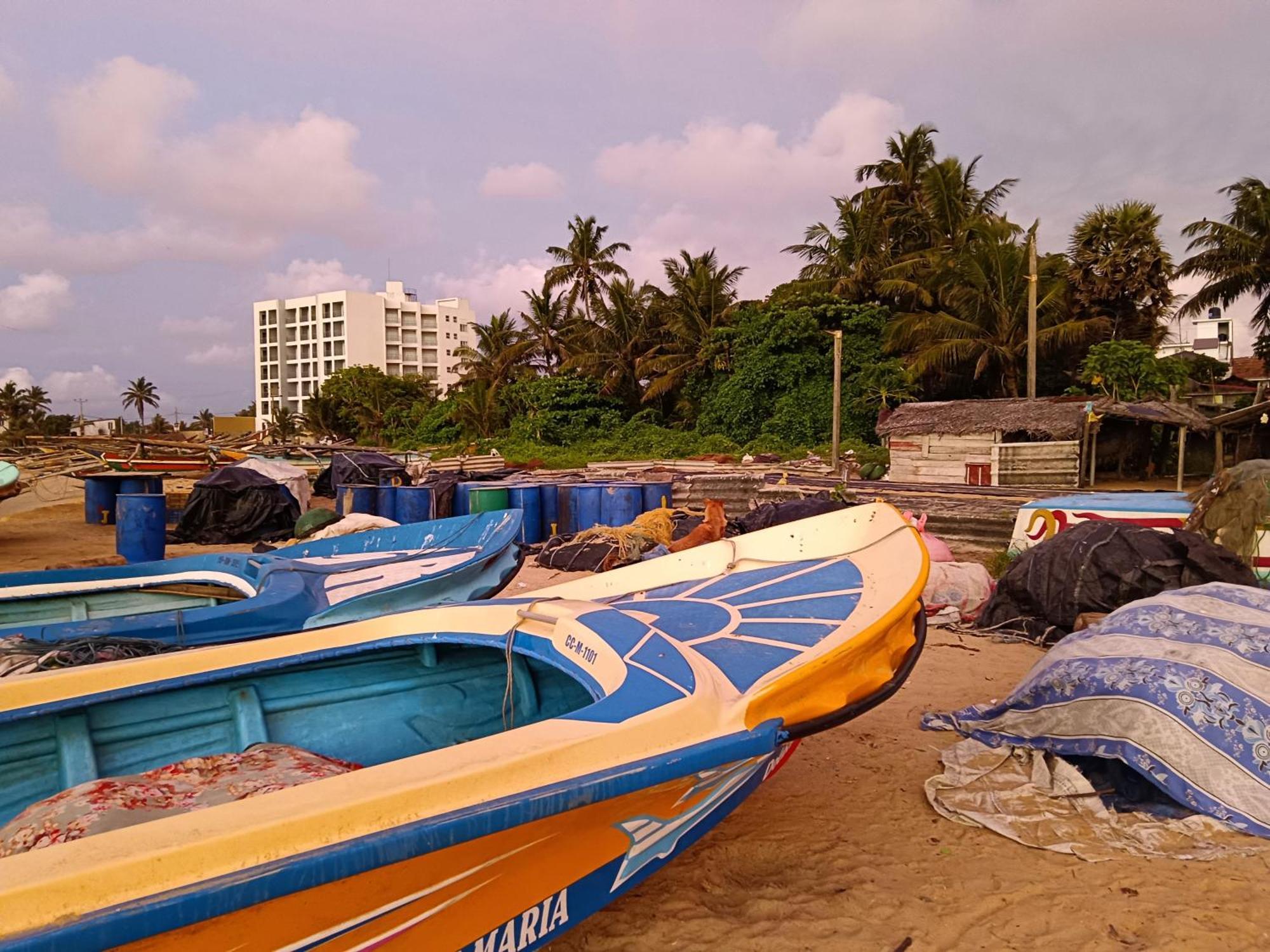 La Cozy Hotel & Restaurant Negombo Daluwekotuwa Dış mekan fotoğraf